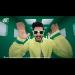 Yashraj Mukhate Instagram - Vibe Hai!😎 My new, fresh, Taazi Taazi, jingle with @tictacindia !! With my favourite @ranveersingh in the frame!!🕺🏻 And this is also the first time my jingle is going to be translated in 4 regional languages!🕺🏻 Kaisa laga batao!! Music & Vocals : @yashrajmukhate Lyrics : @hashtag.jazbaat #VibeHai #TicTacLife #RanveerSingh #YashrajMukhate
