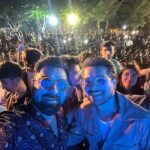 Yasir Hussain Instagram - Happy birthday @asimazhar . wonderful catching up with you after a long time . Great session #ibasukkuruniversity by @acpkhiofficial 👕 @annie.saleem #friend #art #travel #sukkur #sindh