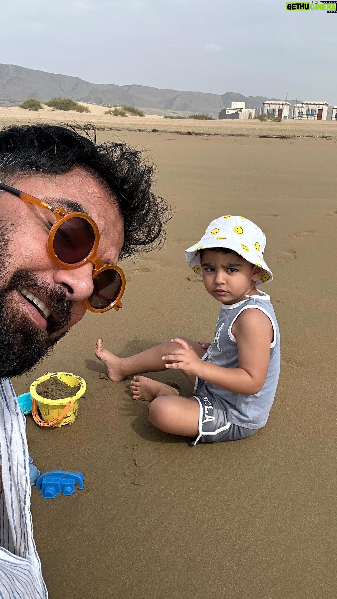 Yasir Hussain - 28.8K Likes - When you smile for me
World seems Alright 🫶🏼
A short trip to Balochistan with friends and family 🏝️🎼👓