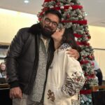 Yasir Hussain Instagram - Family ,good food ,good weather Alhamdulillah 🎄 🔥 🥩 🌆🫶🏼 #25dec2023 🧥 @twoskinss