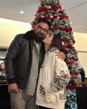 Yasir Hussain Instagram - Family ,good food ,good weather Alhamdulillah 🎄 🔥 🥩 🌆🫶🏼

#25dec2023
🧥 @twoskinss