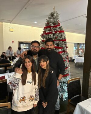 Yasir Hussain Instagram - Family ,good food ,good weather Alhamdulillah 🎄 🔥 🥩 🌆🫶🏼

#25dec2023
🧥 @twoskinss