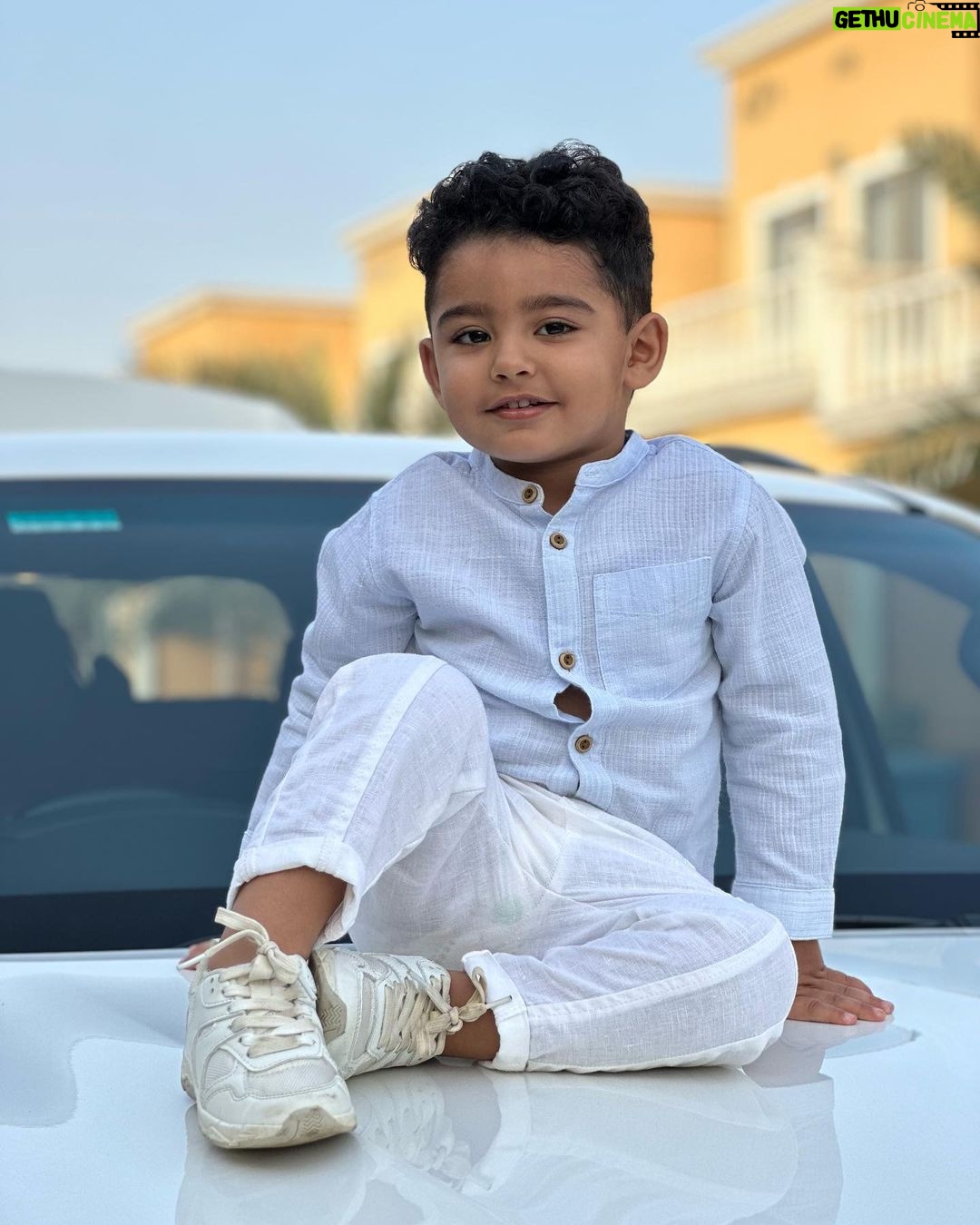 Yasir Hussain - 156.5K Likes - Friend ki birthday pe jaengy toh tayyar toh hongy na 👌🤵♂️🧁📸
#naelkibirthday #kabirhussain