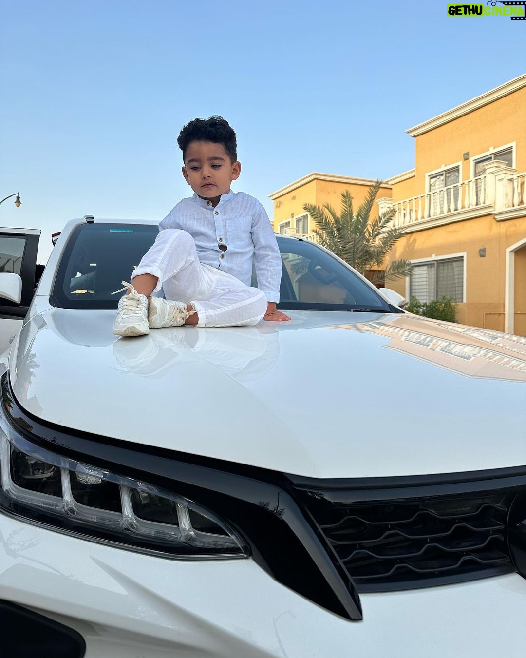 Yasir Hussain - 156.5K Likes - Friend ki birthday pe jaengy toh tayyar toh hongy na 👌🤵♂️🧁📸
#naelkibirthday #kabirhussain