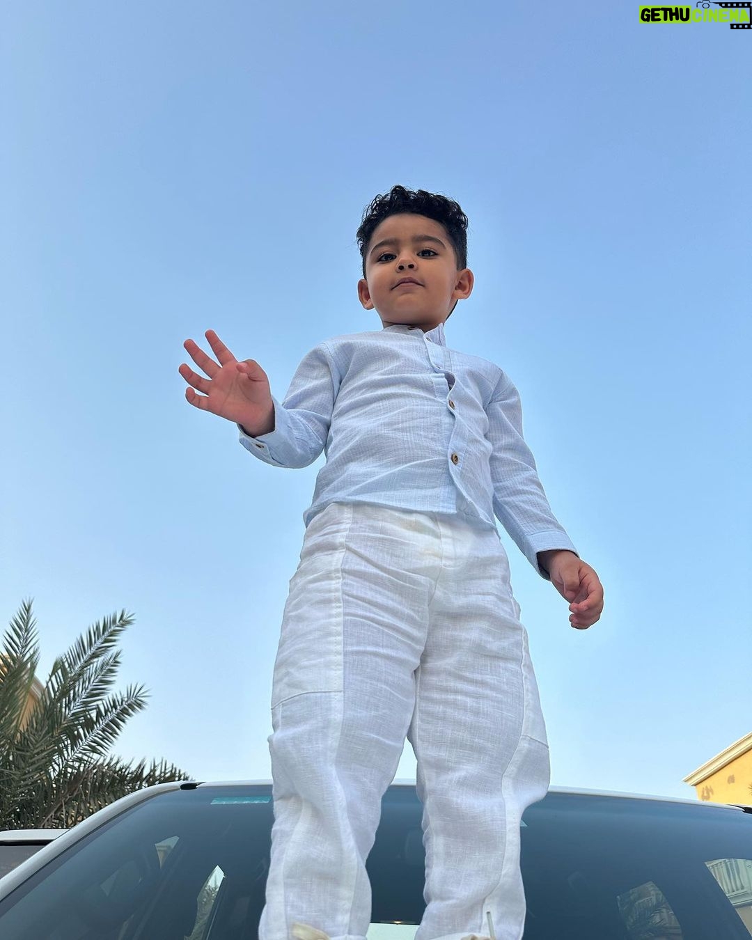 Yasir Hussain - 156.5K Likes - Friend ki birthday pe jaengy toh tayyar toh hongy na 👌🤵♂️🧁📸
#naelkibirthday #kabirhussain