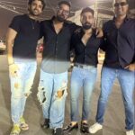 Yasir Hussain Instagram - Road masti with my sarak chap Friends 😜