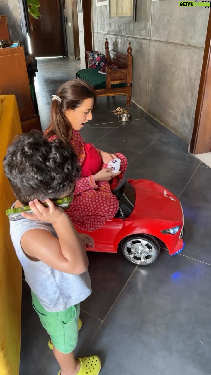 Yasir Hussain - 265.5K Likes - Roles switched 😜
#mothersonbond
@iiqraaziz
@kabirhussainnn