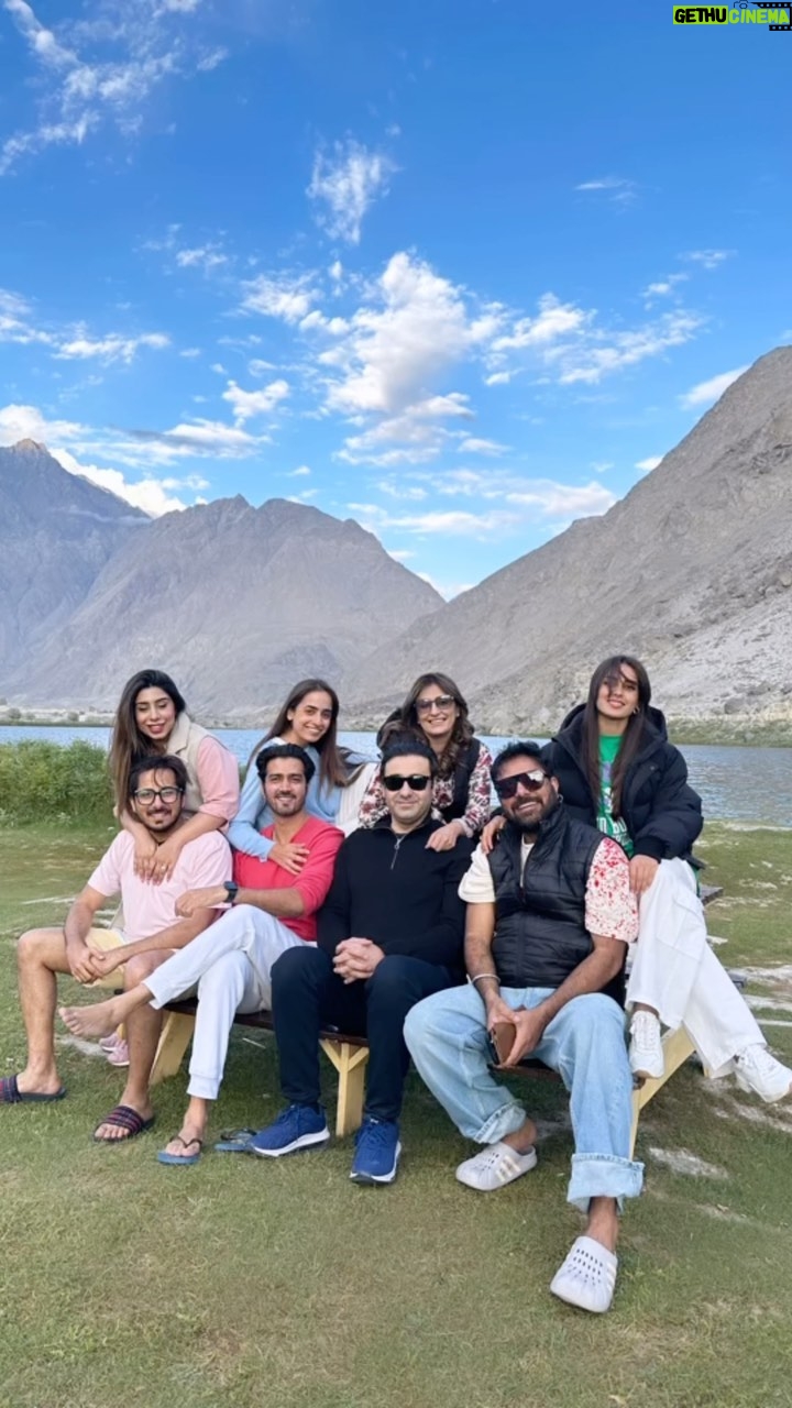 Yasir Hussain - 274.1K Likes - Yeh budha mery beech mai bohot bolta hai 🤣
#skardu
#friendsandfamily
#fun
