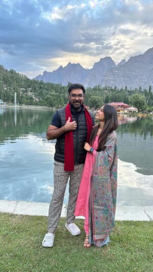 Yasir Hussain Instagram - Me with my best and only vacation partner @iiqraaziz 😘