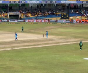 Yasir Hussain Instagram - Kon jeety ga ??!?!? 
#pakistan #india #asiacup2023 
#peace #iflysrilankan #srilankanairlines