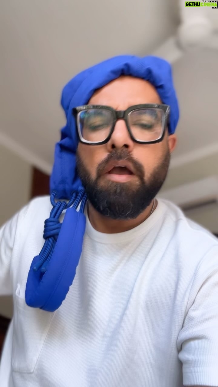 Yasir Hussain Instagram - Sun lo larkiyon 🤣