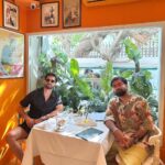 Yasir Hussain Instagram – Lovely meeting you @mustafafahad26 
Food was so good so yummy and you were looking like a wow . 👌
#actor #meeting #actor