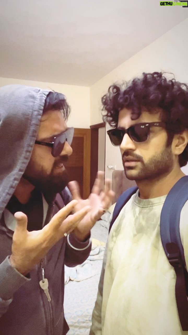 Yasir Hussain Instagram - Mera dil bhi kitna pagal hai 😂😂 Inspired by jutt saab. #umeraalam #yasirhussain #comedy
