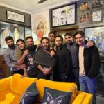 Yasir Hussain Instagram – Beautiful night with beautiful people. 
Swipe left for @tehzeebhaafi ‘s poetry and @aashirwajahat and @samarjafri_ ‘s soulful music
Thanks guys ❤️