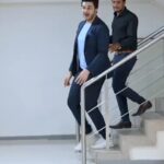 Yasir Nawaz Instagram - The star cast of upcoming film Chakkar had a great time interacting with amazing crowd at @dolmenmall - Hyderi. Releasing in cinemas on this eid-ul-fitr ... Produced by @itsnidayasir.official @itsyasirnawaz Directed by @itsyasirnawaz Starring : @neelammuneerkhan @khanahsanofficial @itsyasirnawaz #Jawedsheikh #Mehmoodaslam @naveedrazaofficial #Ahmadhassan @chakkarthemovie @faridnawazfilms @takell_pr #faridnawazproduction #everreadyfilms #pakistanifilm #lollywood #pakistanifilmindustry #Chakkar @aleybhaidani #takellpr