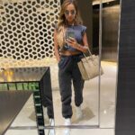 Yasmin Raeis Instagram - 🖤💙