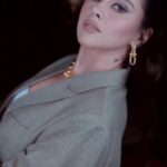 Yasmin Raeis Instagram - You're scared to fly while I dance in lights 💥 Photographer: Malak ElAraby (@malakelaraby) Videographer: Mohamed Oka (@mohamedoka1) Designer: Esraa Sabahelkheir (@esraa.sabahelkheir) Jewelry: Glamour jewelery (@glamour.jewellery) MUA: Mona Gamal (@monagamalofficial) Hairdresser @fadymohsen @alsagheersalons Venue: Fairmont Nile City (@fairmontnilecity) PR: Carrots #Yasminraeis #yasmin_raeis #ياسمين_رئيس