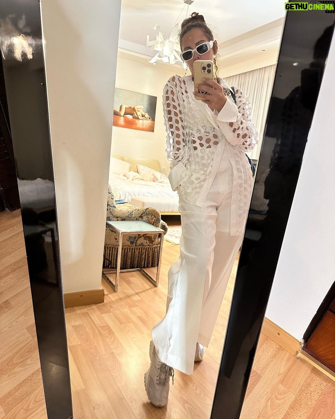 Yasmin Raeis Instagram - صدمة فركش فجأة 😮🤍🤍🤍 بحب شغلي قوي