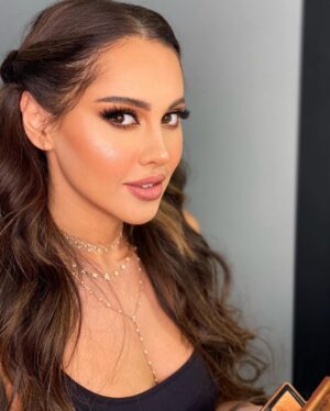 Yasmine Raeis Instagram - 💕💕💕
#yasminraeis 

#ياسمين_رئيس 
#nofilter 
#noedit
