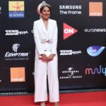 Yasmin Raeis Instagram - من افتتاح فيلم قمر ١٤ في مهرجان الجونة السينمائي الدولي Styled by @nada_hussam Dressed in @saraonsiofficial Hair @malaksamy_1 @alsagheersalons Makeup @mirnakauzman.mua Headpiece @halo.headpieces Earrings @dina.mourad Clutch @she.footwearegy #yasminraeis