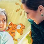 Yasmin Raeis Instagram - 14فبراير عيد الحب❤️ 15 فبراير اليوم العالمي لمرضى سرطان الأطفال، وأنا شايفة إن اليومين دول ورا بعض عشان نقول للأطفال اللي بيحاربوا السرطان قد إيه احنا بنحبهم ومعاهم.. وربنا يكمل شفائهم على خير شكرا لمبة على الفيديو 📸 @mohamedashraf.films @57357hospital