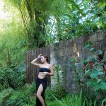 Yassi Pressman Instagram - recharging energies at @thefarmatsanbenito for more strength and focus at work through sound healing ~ wearing @boomsason ☮️🕊️ The Farm At San Benito