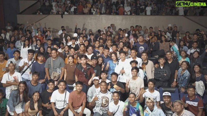 Yassi Pressman Instagram - dios mabalos po camsur!! 😭🫶🏻 salamat po sa napakainit na pagtanggap ninyo po palagi saakin, at nung sunday po sa amin ni @tjvalderrama ! salamat sa lahat po ng mga byumahe at nakarating po sa SM NAGA mula sa ibat iba pong mga bayan ❤️ nakakakilig at nakaktuwang marinig po ang mga tawanan, iyak at kilig na mula po sainyo, minsan pakiramdaman ko nasa rides lang tayo mapapa- what theeee ka nalang talaga kasi minsan sa pelikula diba?? 🤣 hahaha joke lang po. pero sa pagiging seryoso naman po ulit, gusto ko lang talaga magpasalamat po sa buong Villafuerte Family, dahil po kabaitan nila palagi sakin simula pa po nung 2013 nung unang dating ko po sa camsur, at natouch po ako ng sobra to see them all there to watch and to support 😭 It really meant alot kasi parang nagreminisce po kasi ako sa pagikot ng mga mata ko sa mga tao sa pelikula at sa pamilya po nilang nandoon, Cong Lray, Tita Lara, Cong Migz, Rachel and thewhole whole fam, and really, sometimes its the small things you value and miss the most when it comes to the time with your family. thank you for spending your sunday family night with me 😭🫶🏻 you guys did not have to be there but you chose to be there and that really means so much to me 🥲 salamat po katulad din po sa pelikula namin, pinapakita din ni Han kung ganu kaimportante ang pamilya.. namiss ko tuloy ang Papa! pero buti suot ko ang heart necklace nya para kasama ko din po siya palagi hehehe ❤️ kaya reminder!!! tell the people you love that you love them! and show your support in any way you can! sa lahat po ng mga pumunta kagabi!! dios mabalos po saindo gabos salamaton ng marhay sa pagdalan nindo sa samuyang pelikula!!! dae ko po kamo malilingawan padangat ko kamo gabos!!! yehey! kaya ko na magsalita ng isang paragraph ng bicolano!! 🤣🫶🏻 at syempre, sayo… sa nagasikaso nito, salamat sa lahat, napakaespesyal mo Thank You Gov @vincenzo.luigi 🫶🏻 Hope you guys get to catch #VideoCity #VideoCityMovie nanjan po sa mga cinehan malapit sa inyo! ❤️
