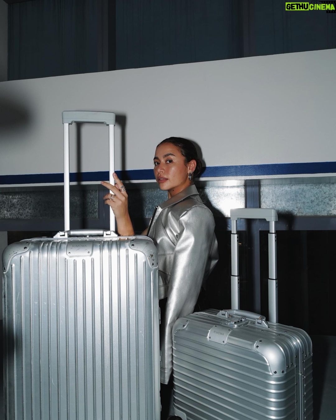 Yassi Pressman Instagram - gotta catch a flight for my show tonight đŠī¸ ~ new baby bag with me to add to the @rimowa collection at home đ¤ see yall at the Lapu-Lapu Hoops Dome tonight đ Cebu City, Philippines