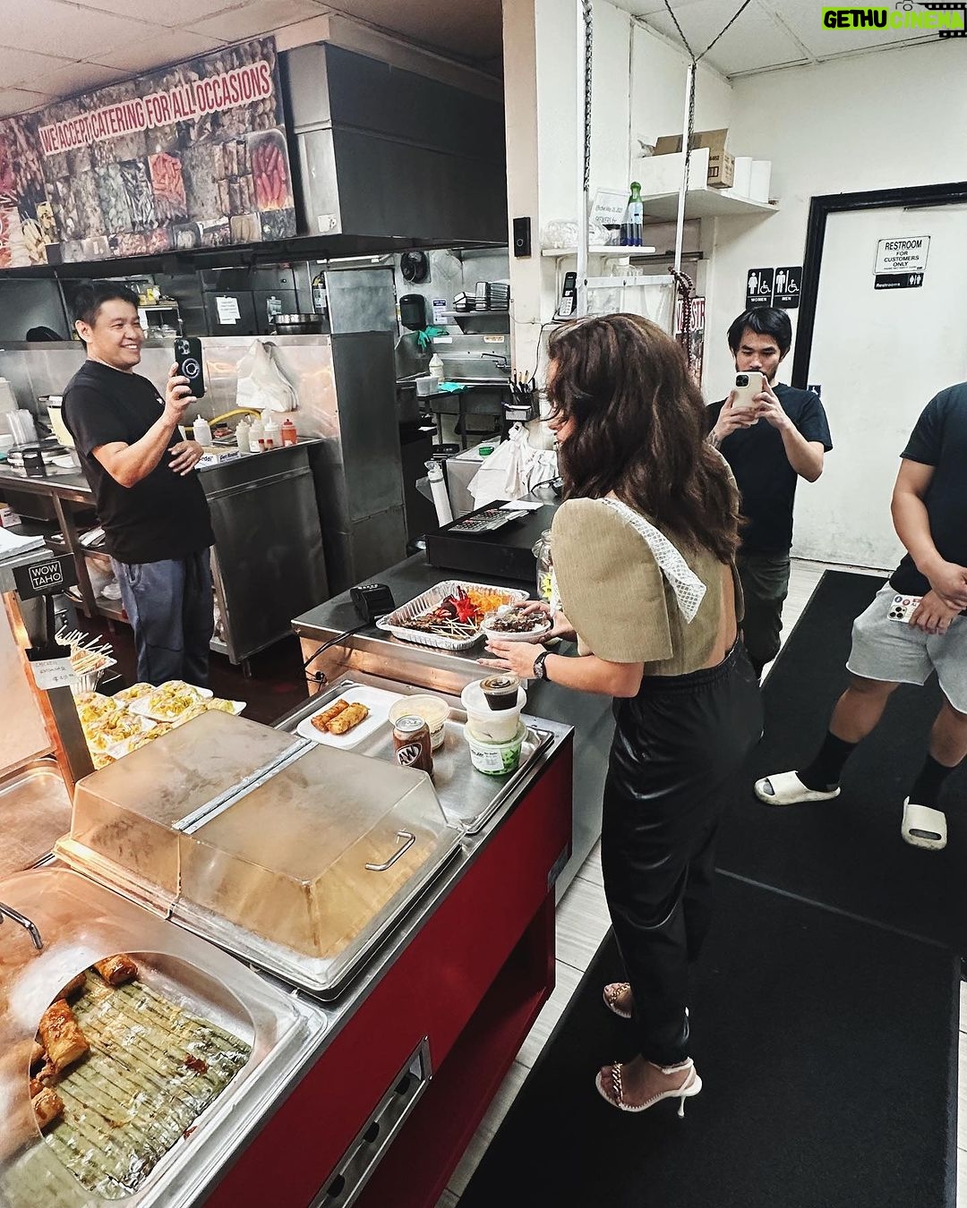 Yassi Pressman Instagram - pics I never got to post from LA & of course my midnight surprise drop by at Dollar Hits in Historic Filipinotown π Salamat poooooo! I WANT BUROOOOO n all the tusoktusok nomnomnom ++++ sum more Los Angeles, California
