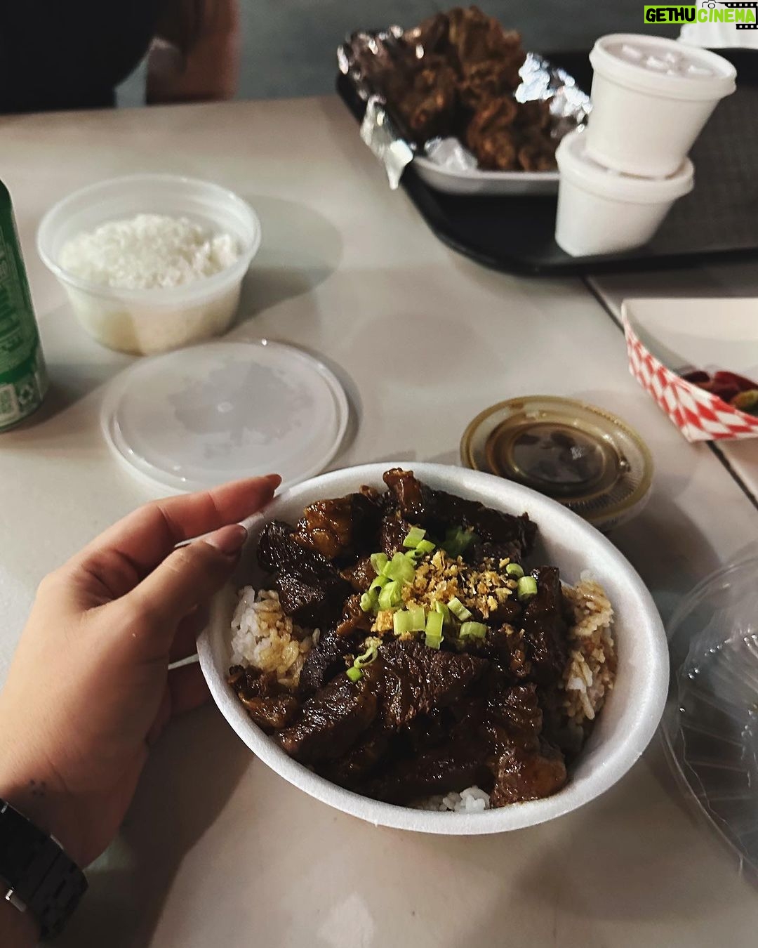 Yassi Pressman Instagram - pics I never got to post from LA & of course my midnight surprise drop by at Dollar Hits in Historic Filipinotown π Salamat poooooo! I WANT BUROOOOO n all the tusoktusok nomnomnom ++++ sum more Los Angeles, California