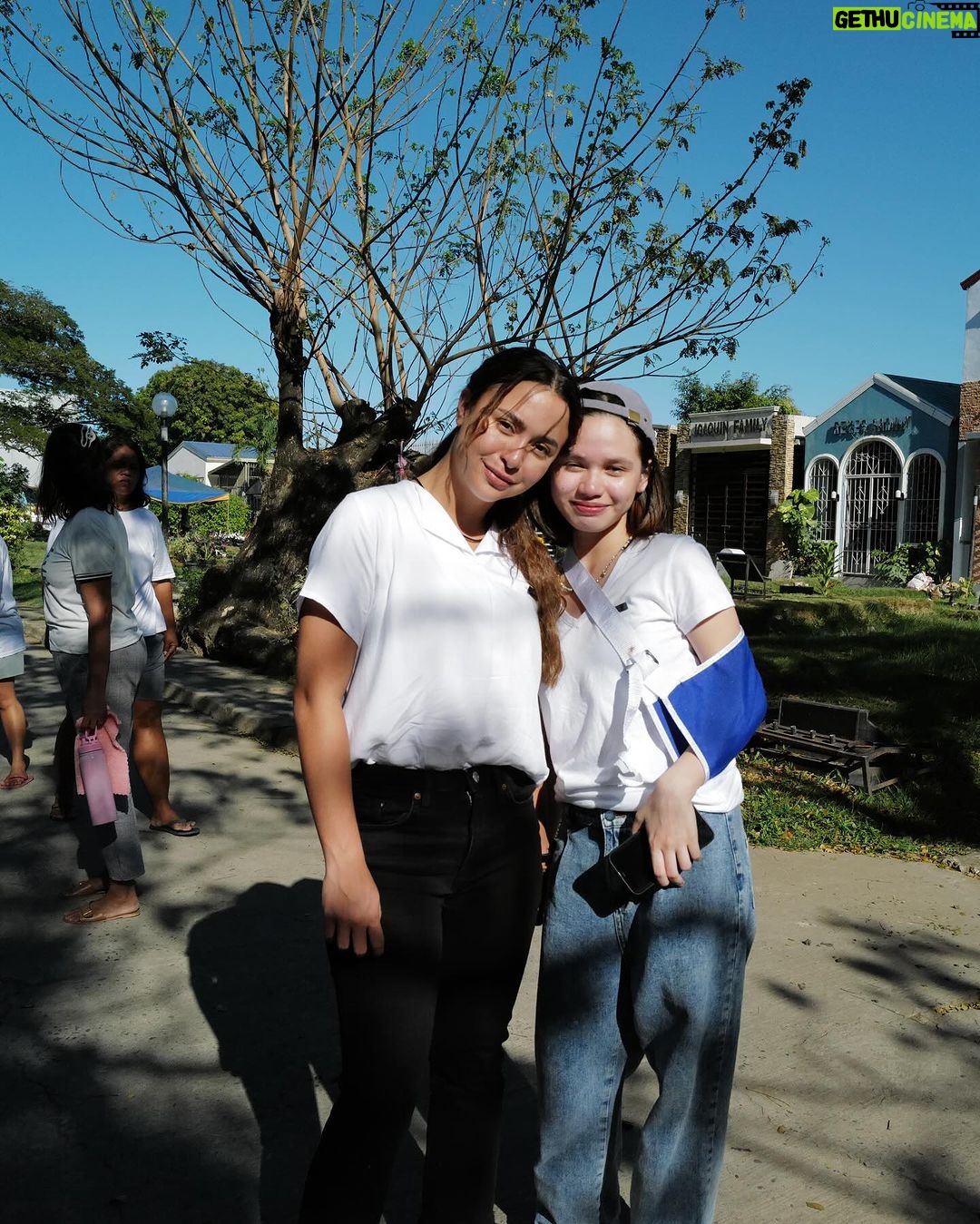 Yassi Pressman Instagram - buhay taping #BlackRider gabi-gabi 🏍️💨