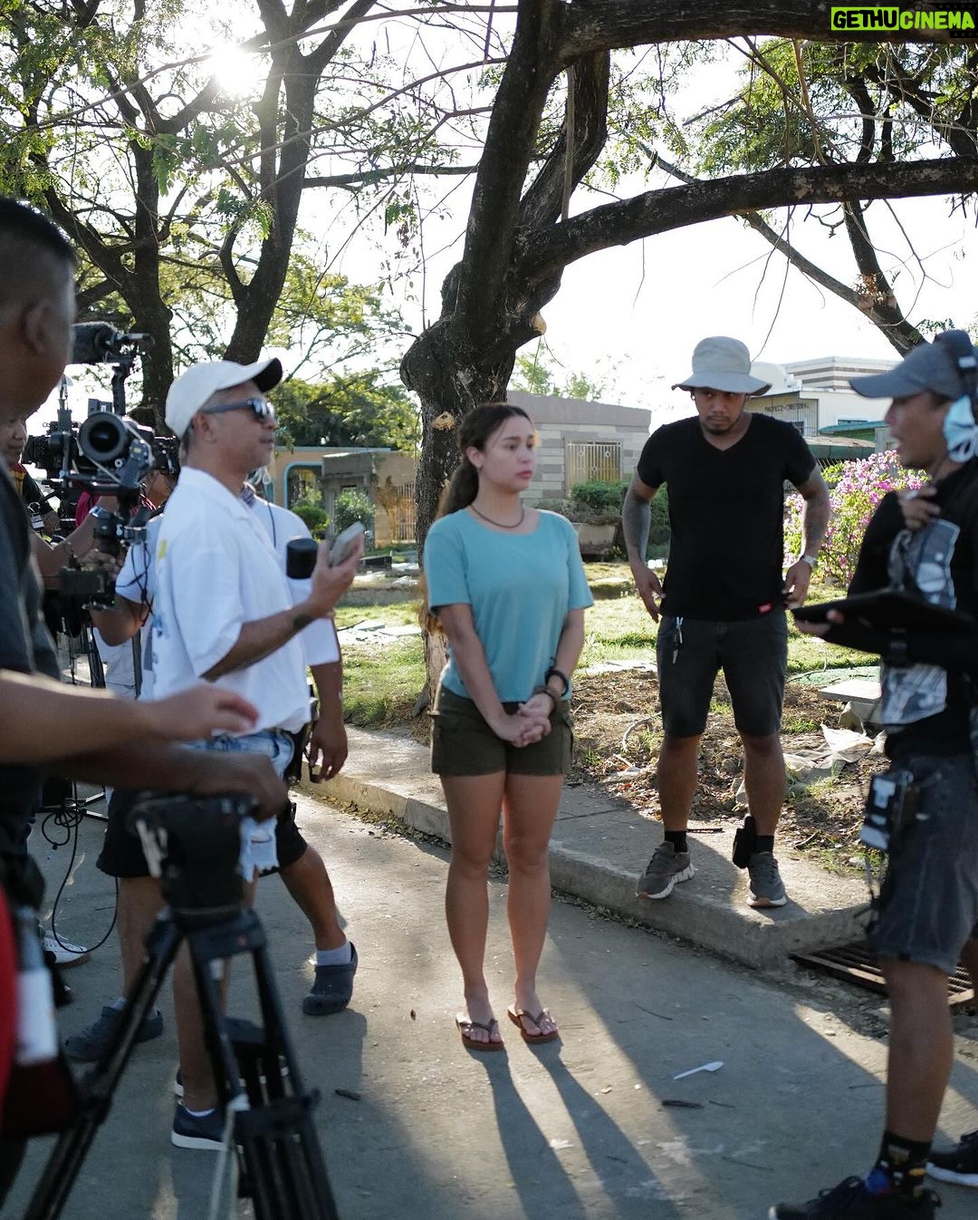 Yassi Pressman Instagram - buhay taping #BlackRider gabi-gabi 🏍️💨
