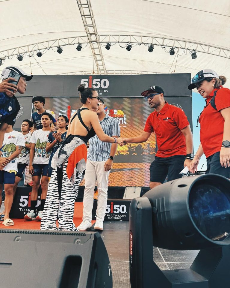 Yassi Pressman Instagram - came to support the homecoming of @ironmantri in CamSur the first place in Asia to hold IronMan!! It was so inspiring to see so many athletes give their all, siguradong naging inspirasyon din po kayo sa marami! galing! congratulations! 👏🏻 congrats bub @vincenzo.luigi 🫶🏻 & the whole CamSur and IronMan team!!! @visitcamsur Camsur Watersports Complex