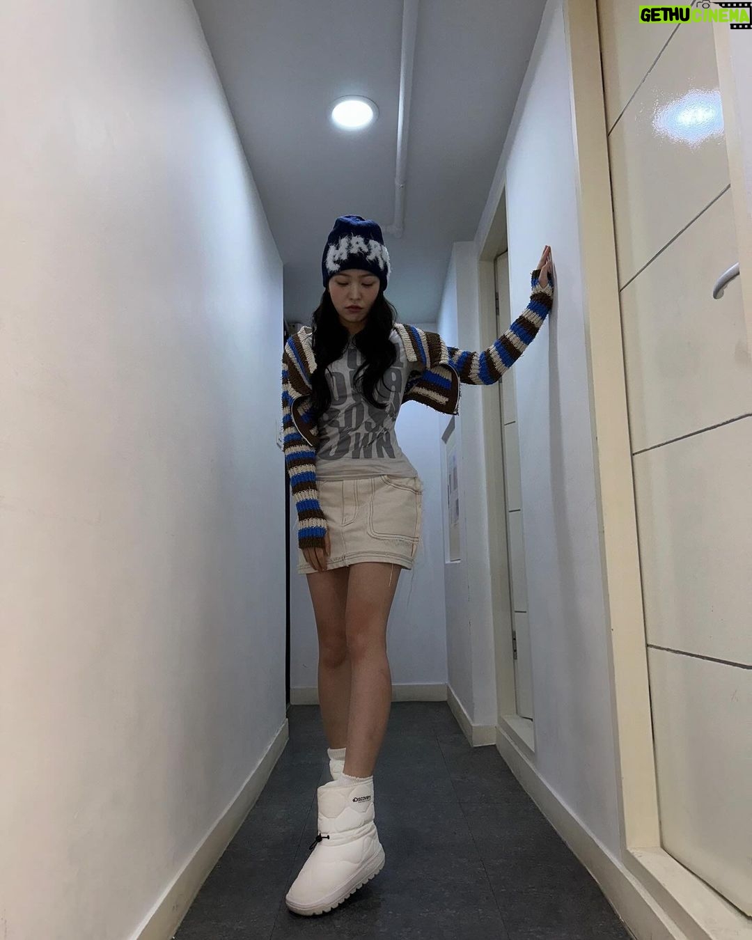 Yeri Instagram - Have a lot of fun in December, everyone!