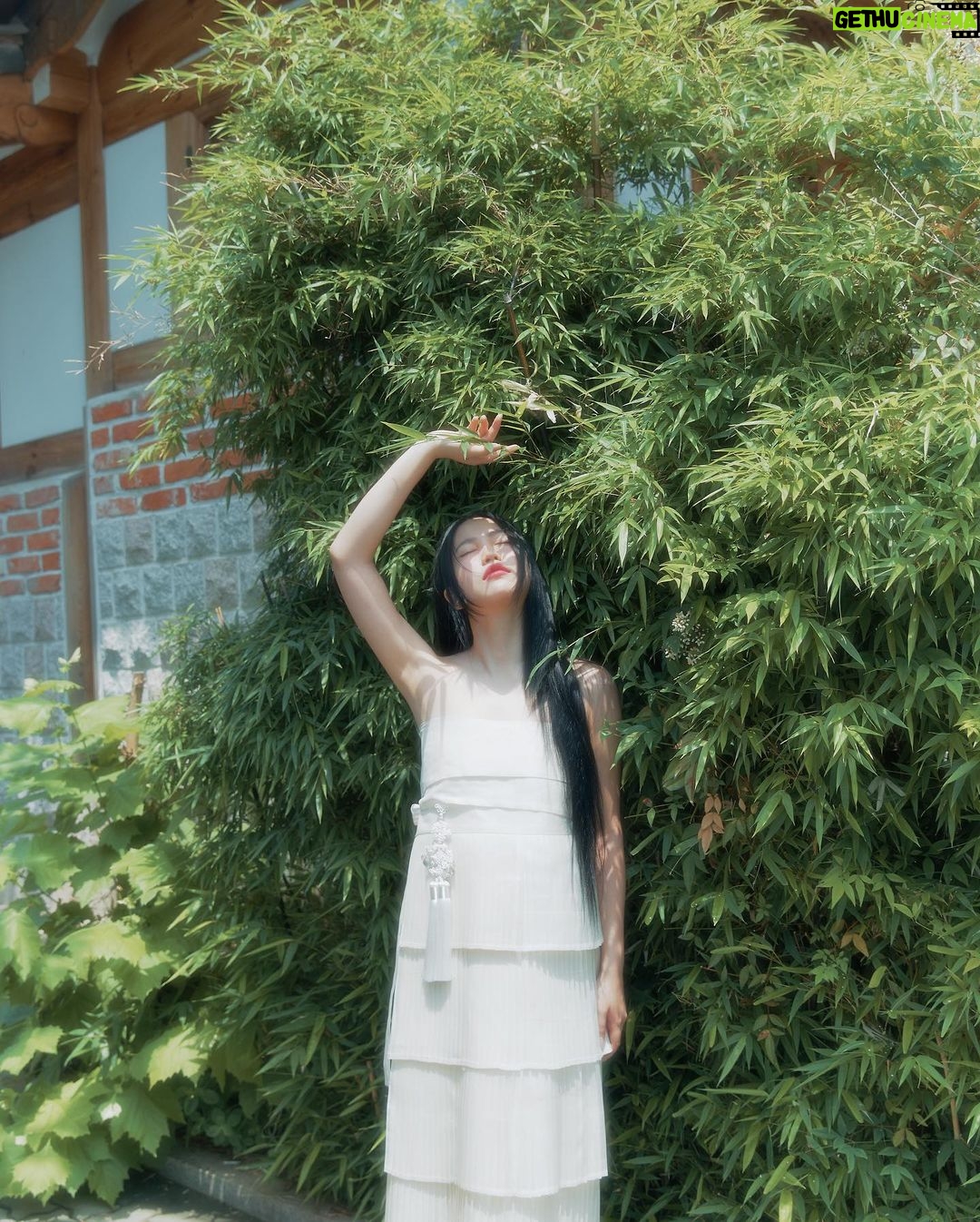 Yeri Instagram - 24살 여름 예림. ⛧彡잘 가라 여름아 후회 없다 제발 가라.. ⊰✿.. —̳͟͞͞♡ ◡̈⃝✩‧₊
