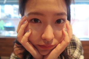 Yeri Instagram - 👧🏻🧏🏻‍♀️🥺🔙👁️‍🗨️