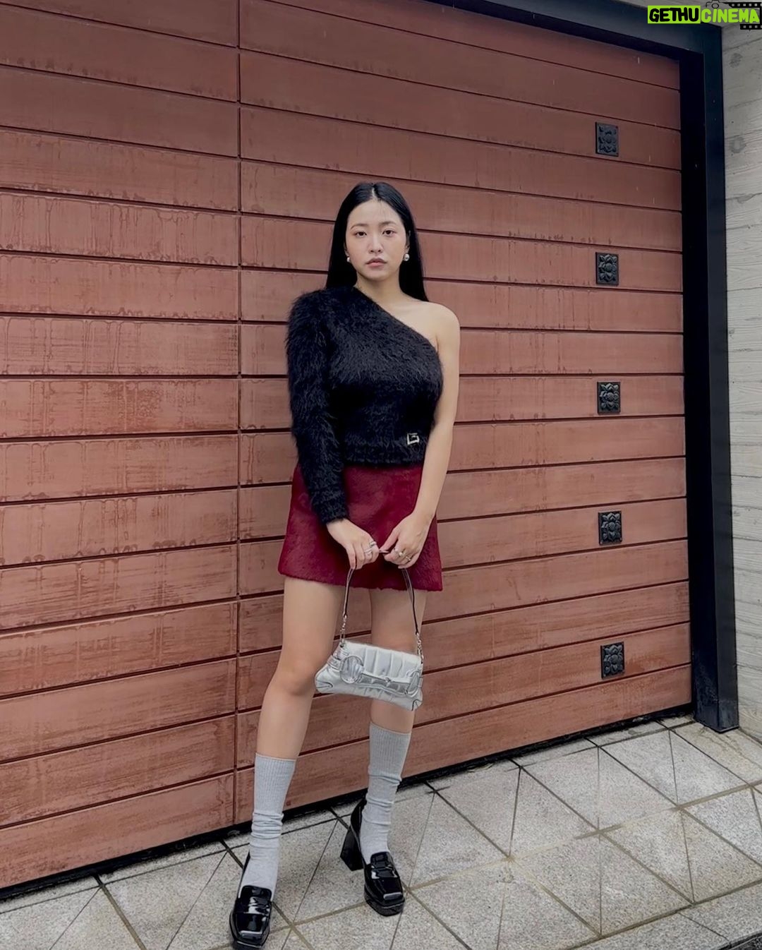 Yeri Instagram - β€οΈβπ©ΉπΌπ»π€ @gucci #Gucci #GucciHorsebitChain