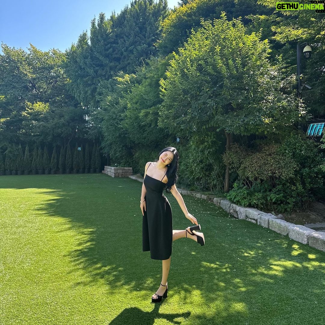 Yeri Instagram - 저 연기돌 수상했어요 축하해주세요 예쁜 마음 받아서 더 열심히 잘! 연기 할게요. 🩶싸랑합니다