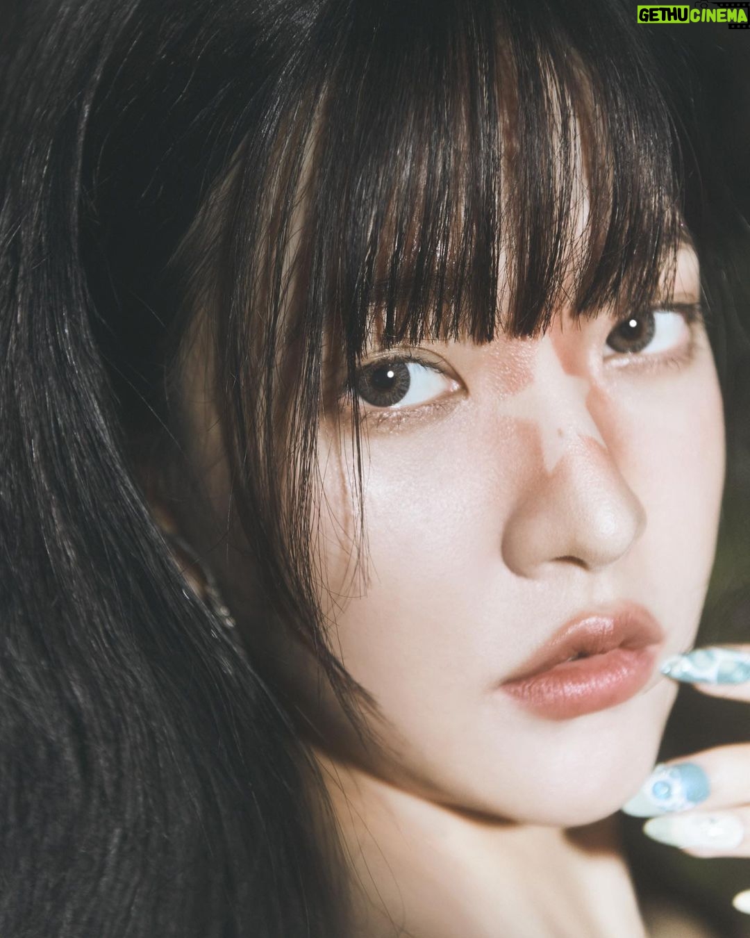 Yeri Instagram - @redvelvet.smtown ❤️🩹 Chill Kill