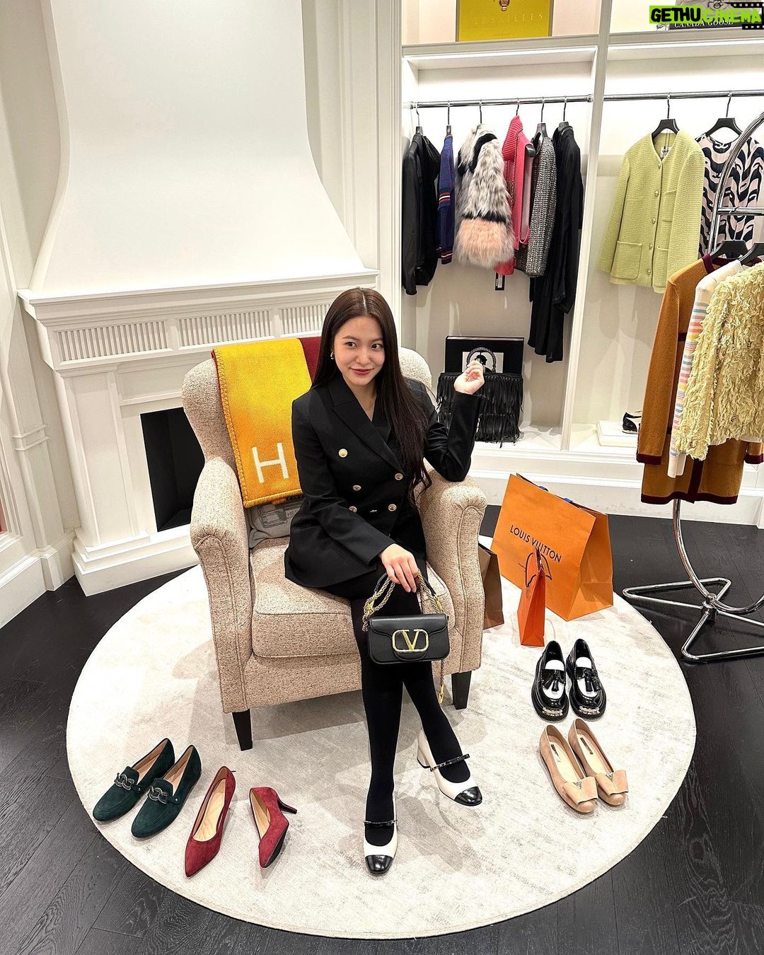 Yeri Instagram - EPISODE 5,6 TODAY 💸 🤑💸@wavve.official @netflixkr
