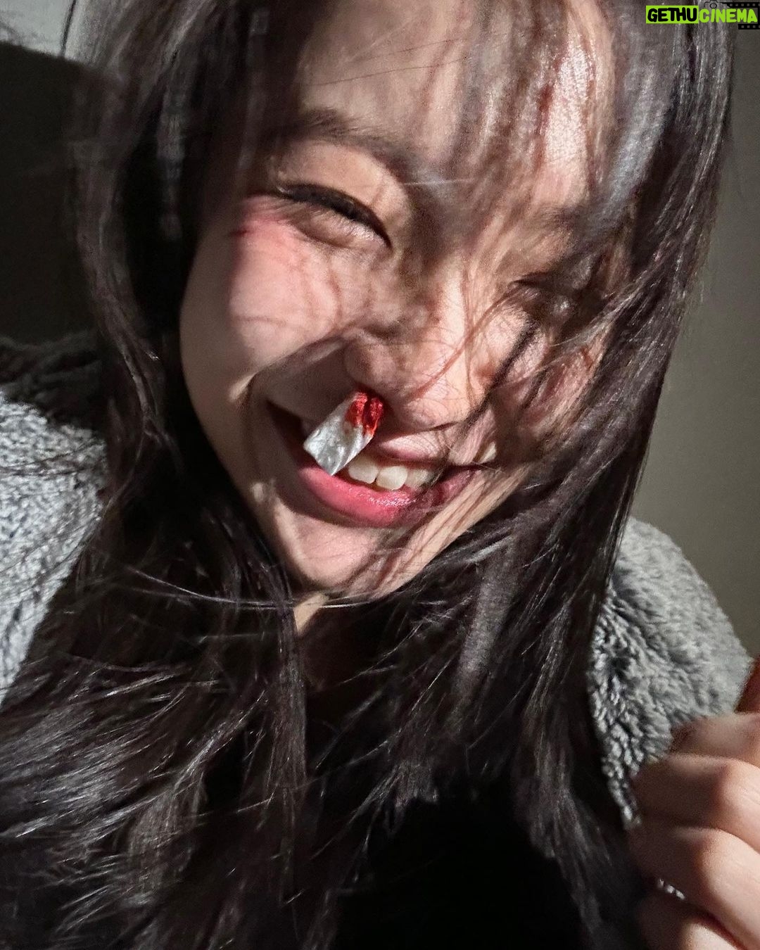 Yeri Instagram - EPISODE 5,6 TODAY 💸 🤑💸@wavve.official @netflixkr
