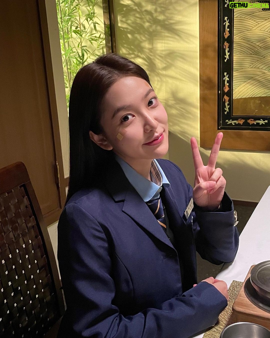 Yeri Instagram - EPISODE 5,6 TODAY 💸 🤑💸@wavve.official @netflixkr
