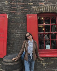Yeri Instagram - Spend time with your loved ones ! 사랑하는 언니 오빠 동생 덕분에 외롭지 않았어 고마워 사랑해 🧸🧸 London U.K.