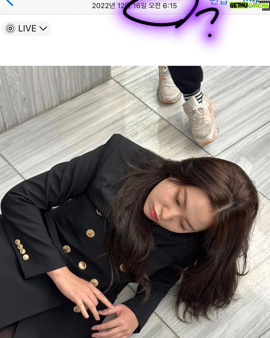 Yeri Instagram - 타고난 고귀함과 남다른 품격으로 일류의 가치를 실현하라 Value of name 청담국제고등학교…😇 지금 @netflixkr / @wavve.official 에서 새로운 에피소드를 시청하세요 하항