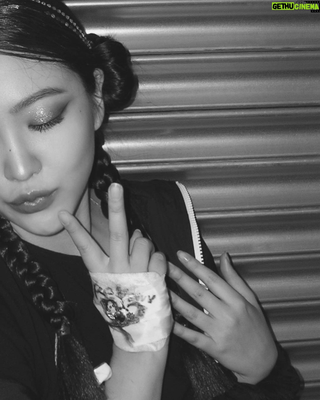 Yeri Instagram - Amsterdam 🖤 I'll definitely come back to this beautiful city. Amsterdam, Netherlands