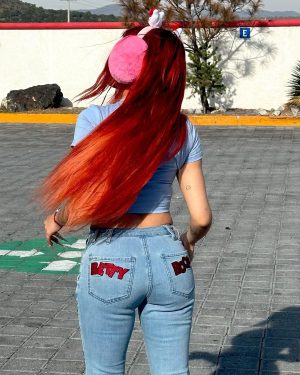 Yeri Mua Instagram - oJitoZ chiKitiToz🎀 cHinitoZ dE taNto fUmaR🍒 y yO kOn gAnaZ dE ZaliRrr A la DiZco💿 hOy qUierO zAliR a pErRearR👩🏻‍🦰