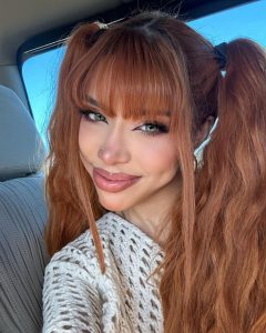 Yeri Mua Instagram - TRAKAAAAAAA🤪🍒💋 Muchas fotos por q andamos celebrando q mañana sale mi nueva rola 🫵🏻 🎶😳