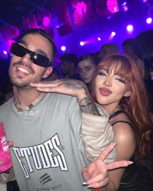 Yeri Mua Instagram - ME PUSE LA PEDA DE MI VIDA CON EL CANTANTE QUE MAS ADMIRÓ EN ESTE UNIVERSOOOO JAJJAJAJ TE AMOOOOOO RELS B ♥️♥️🇪🇸