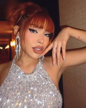 Yeri Mua Instagram - Vea pues… que a mi me gusta que vean lo feliz que soy sin ellos 💋