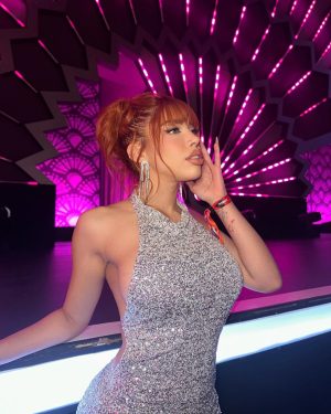 Yeri Mua Instagram - Vea pues… que a mi me gusta que vean lo feliz que soy sin ellos 💋
